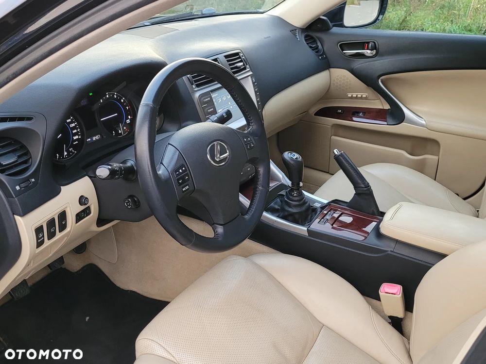 Lexus IS 250 Elegance - 11