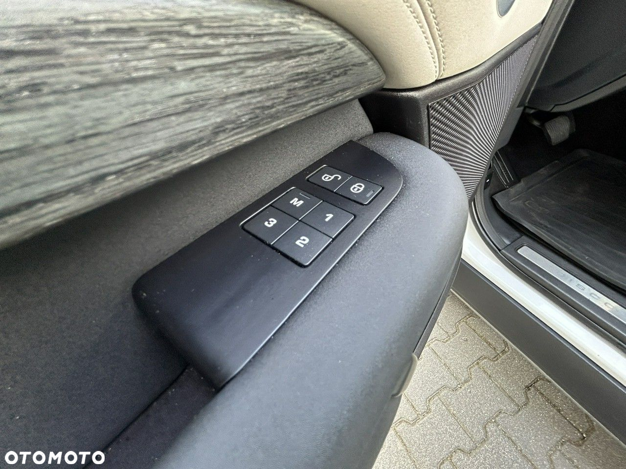 Land Rover Discovery V 3.0 Si6 HSE Luxury - 29