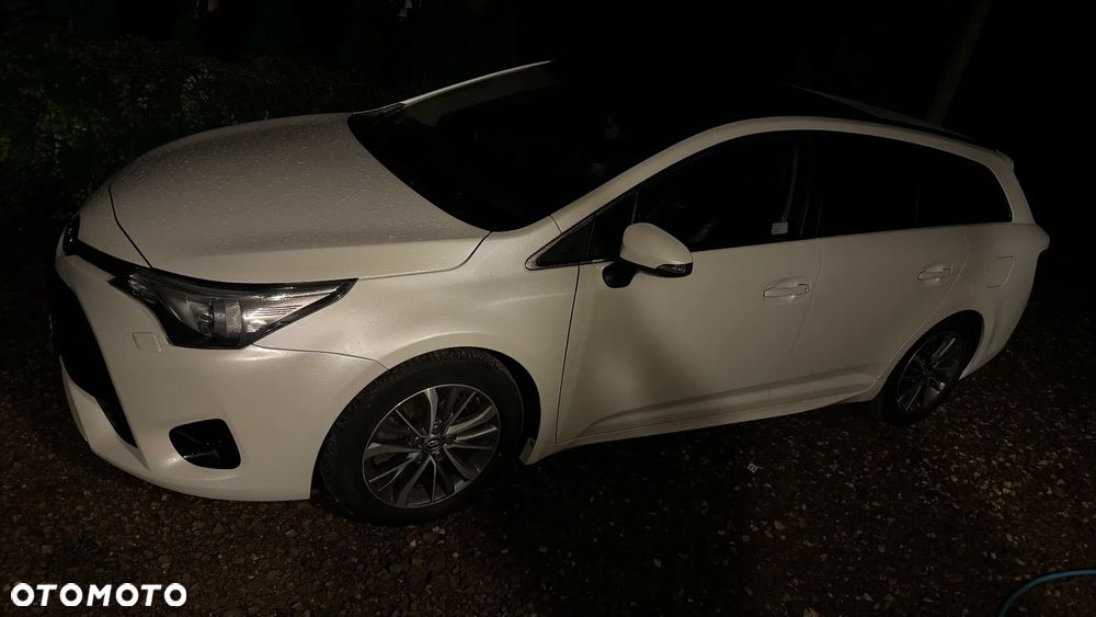 Toyota Avensis 2.0 D-4D Premium - 13