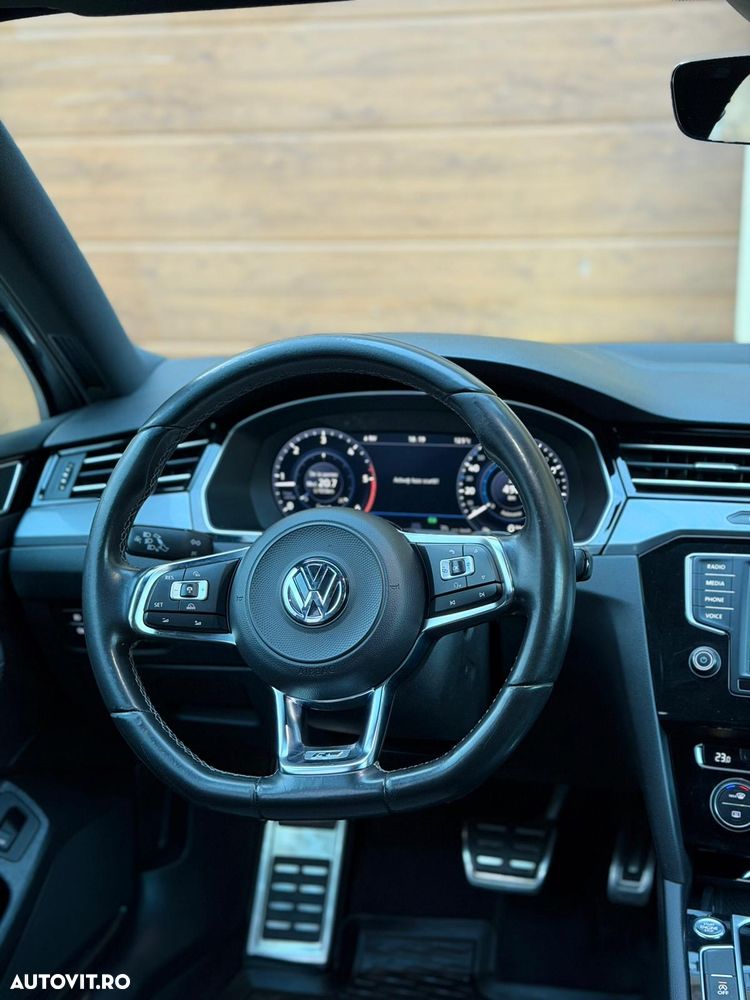 Volkswagen Passat - 11