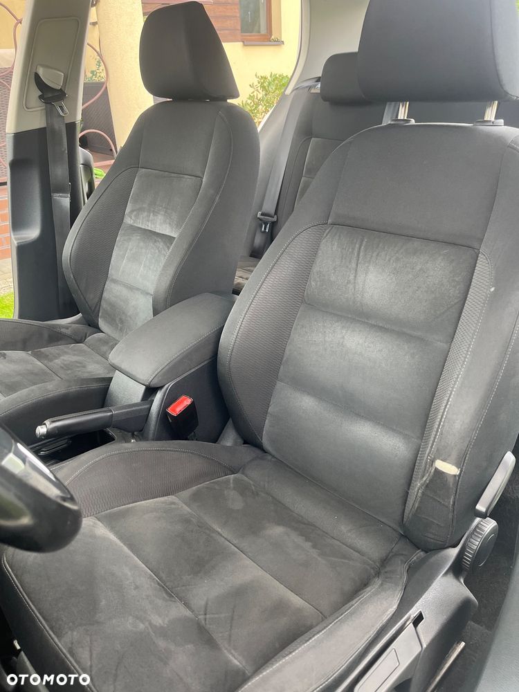 Volkswagen Golf 2.0 TDI DPF Comfortline - 13