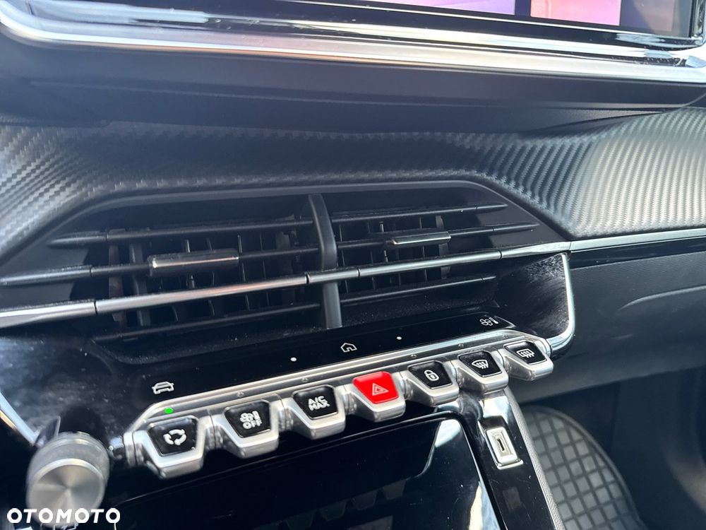 Peugeot 2008 PureTech 100 Allure S&S BVM6 - 24