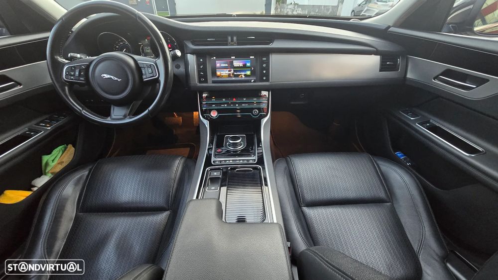 Jaguar XF 2.0 D Prestige Aut. - 25