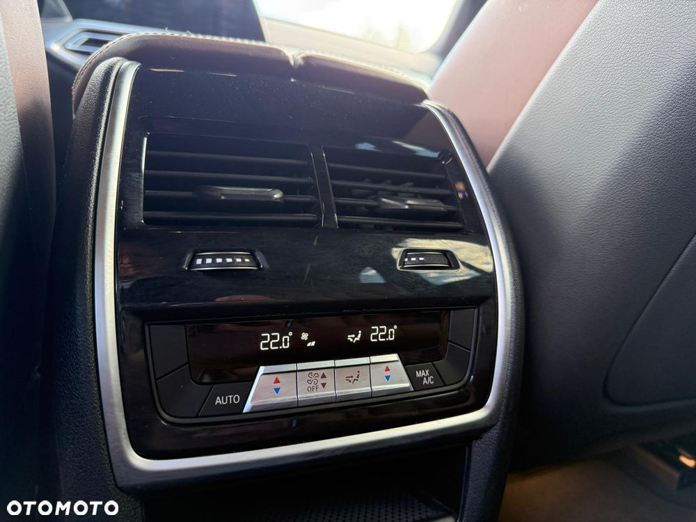BMW X5 xDrive40d mHEV - 16