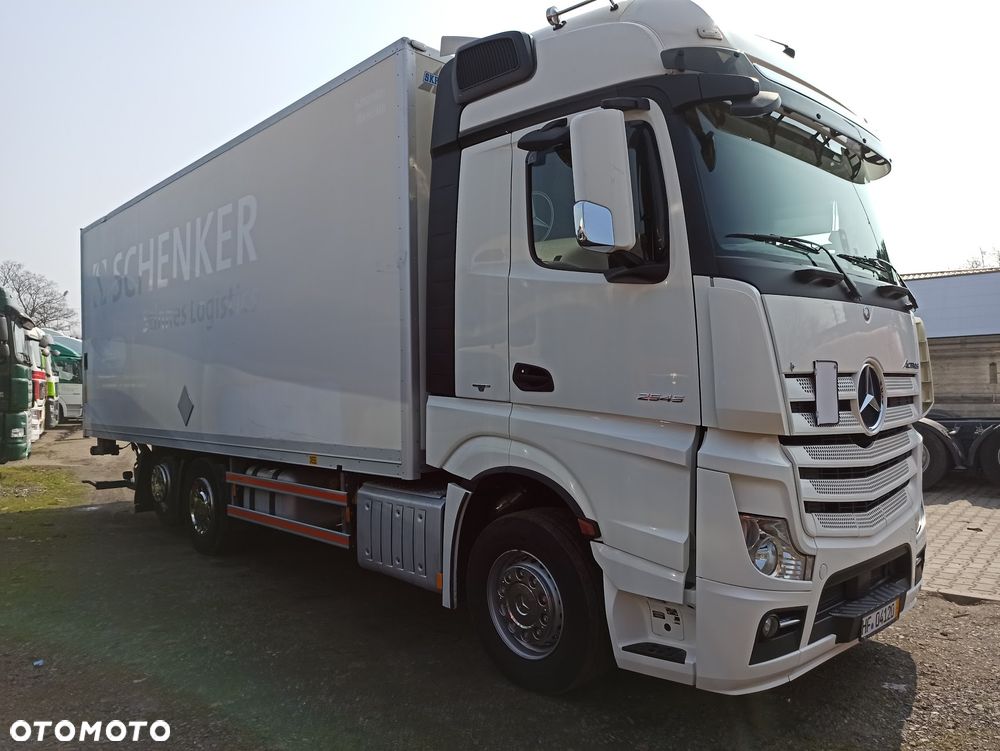 Mercedes-Benz ACTROS 25.45 ; 25.51 ; chłodnia * izoterma * hakówka * przewierty sterowane * - 9