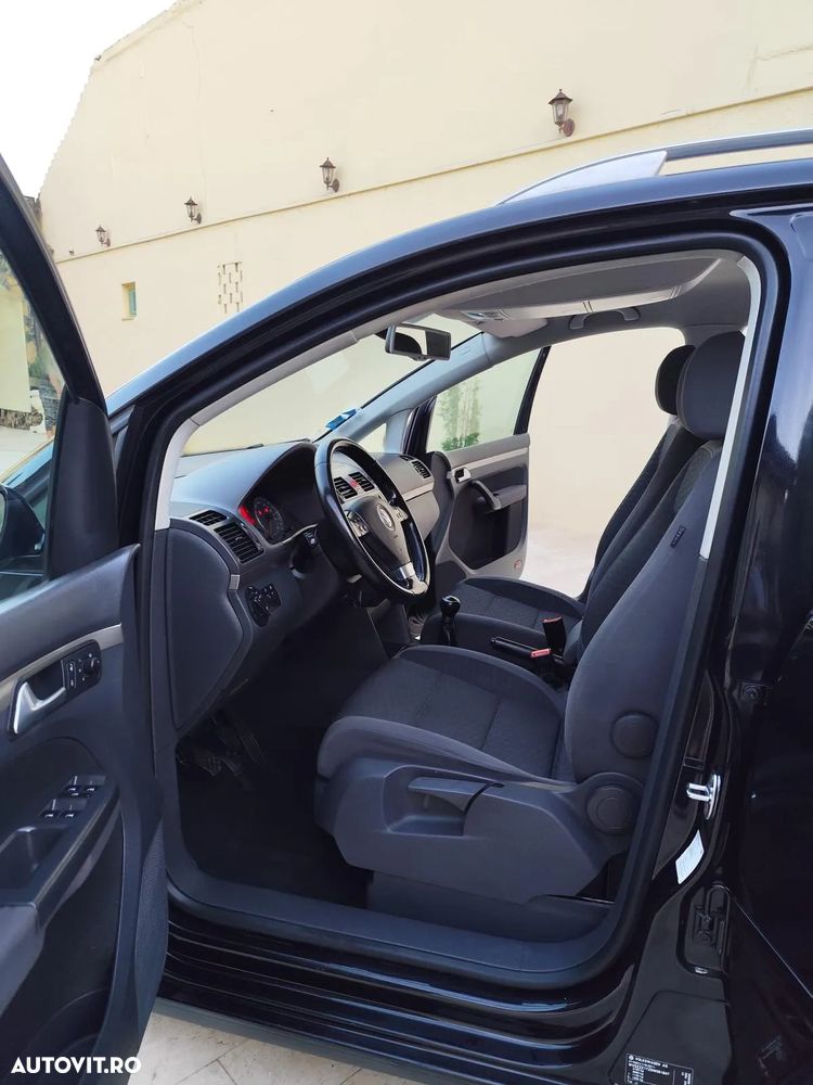Volkswagen Touran - 5