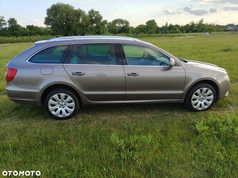 Skoda Superb 2.0 TDI Platinum DSG - 8