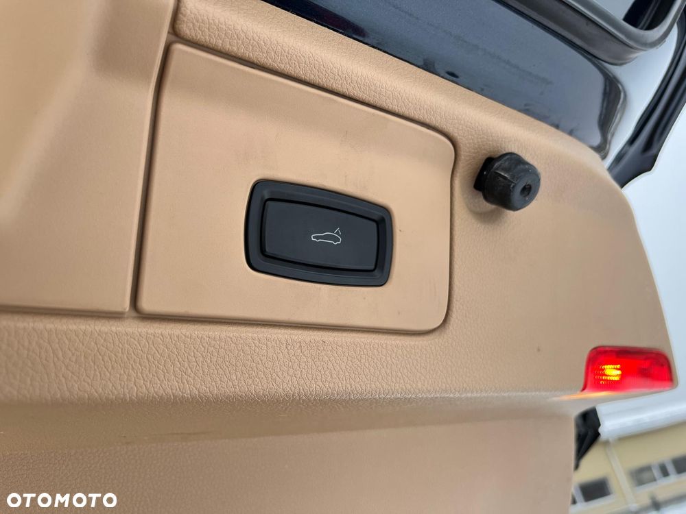 Porsche Panamera PDK Platinum Edition - 3