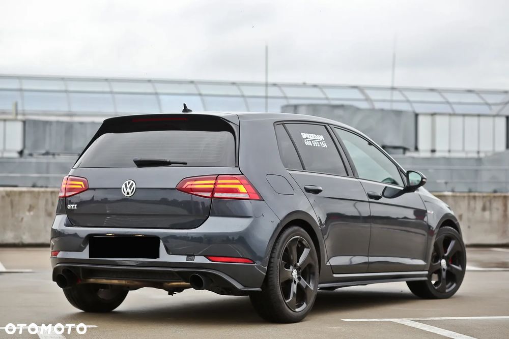 Volkswagen Golf - 13