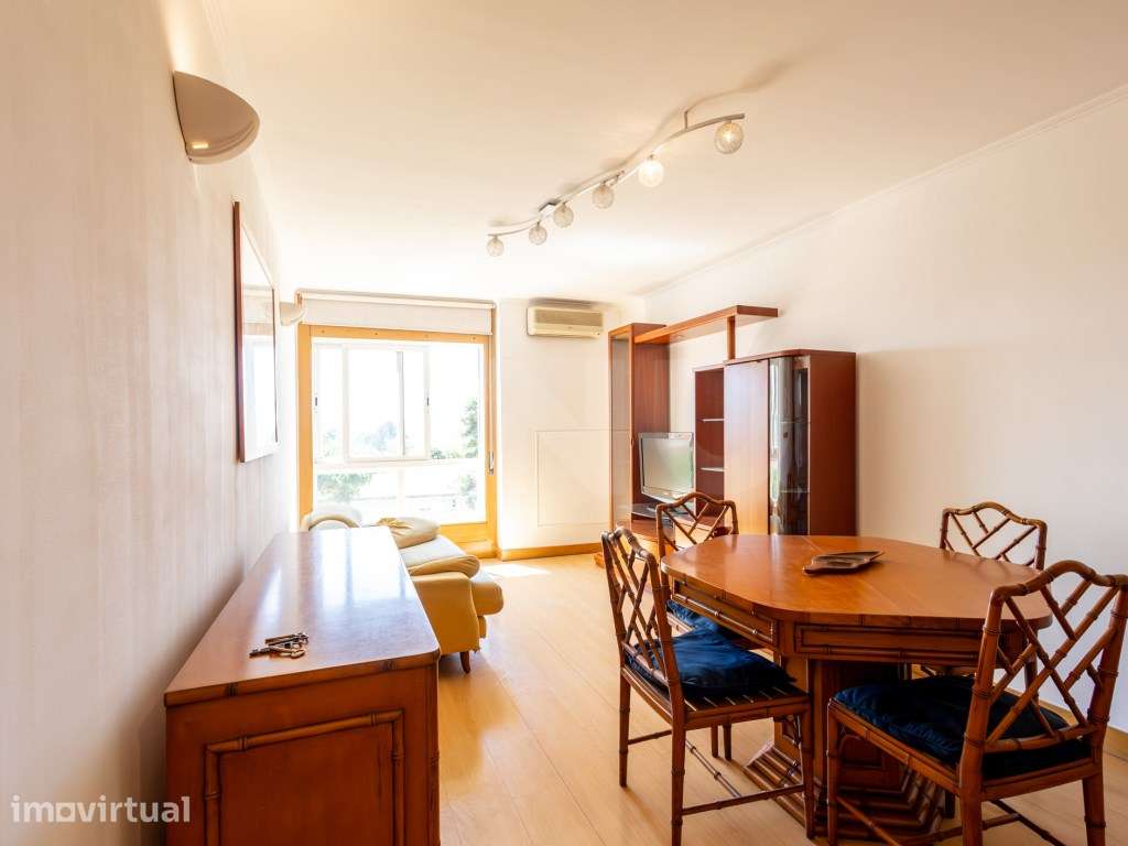 Apartamento T2 mobilado com lugar de garagem para arrendamento - Grande imagem: 4/28