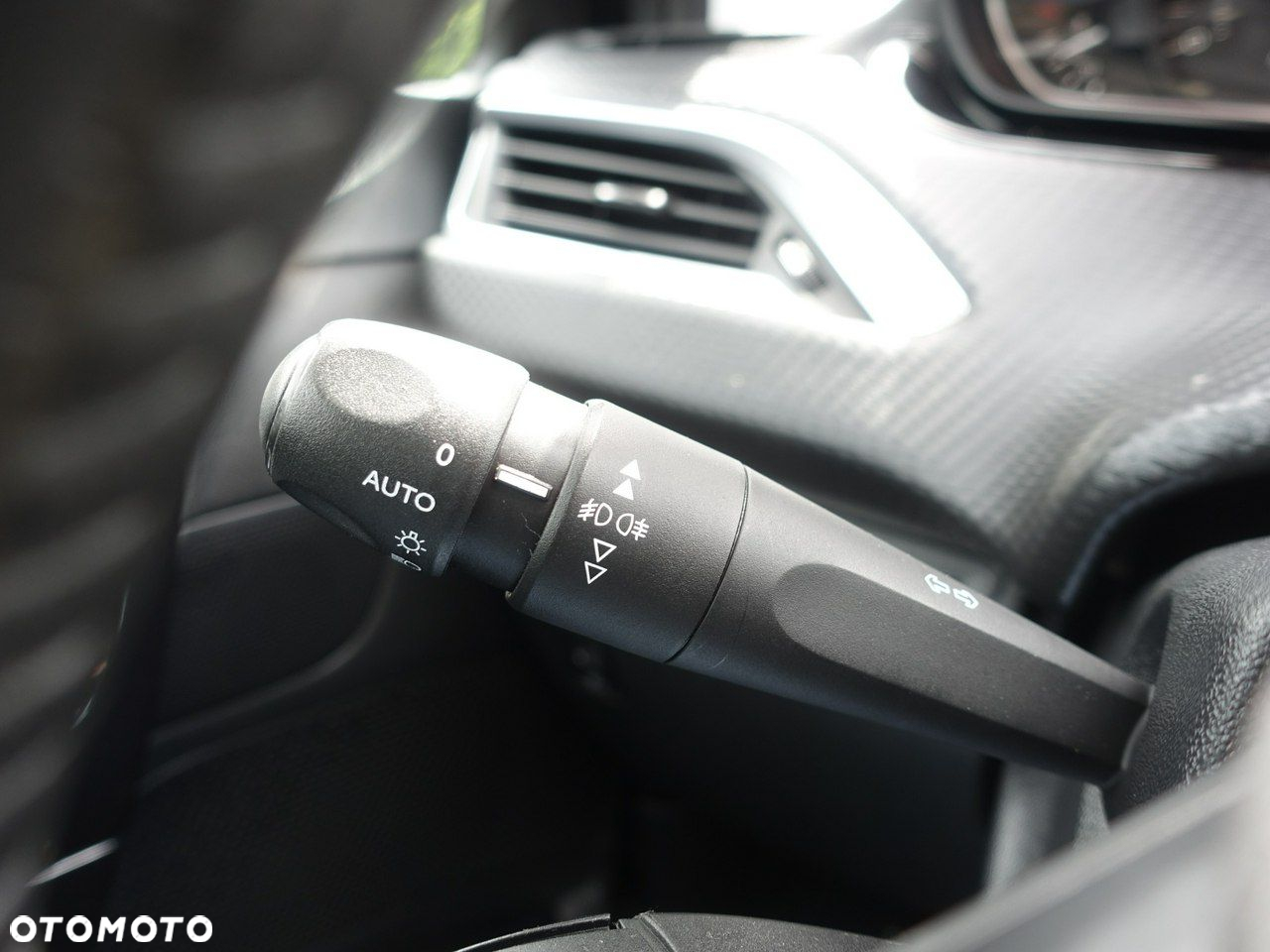 Peugeot 2008 PureTech 82 Signature - 17