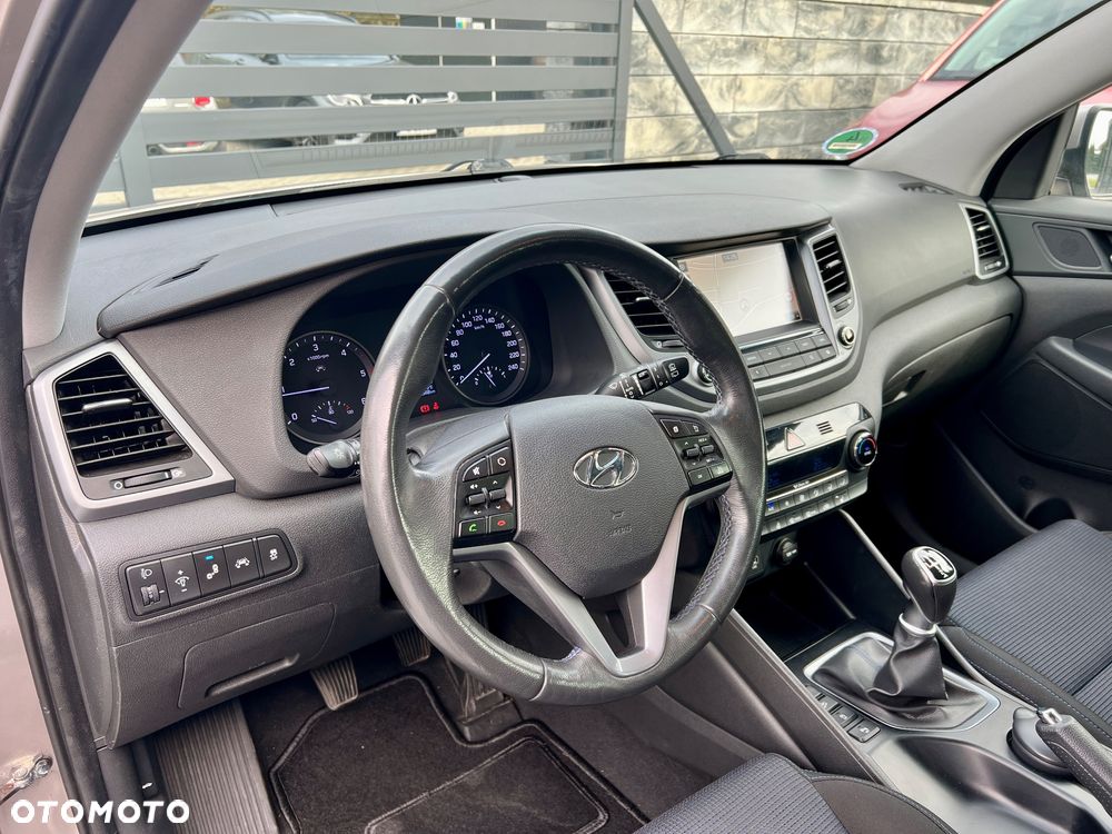 Hyundai Tucson blue 1.7 CRDi 2WD Intro Edition - 16