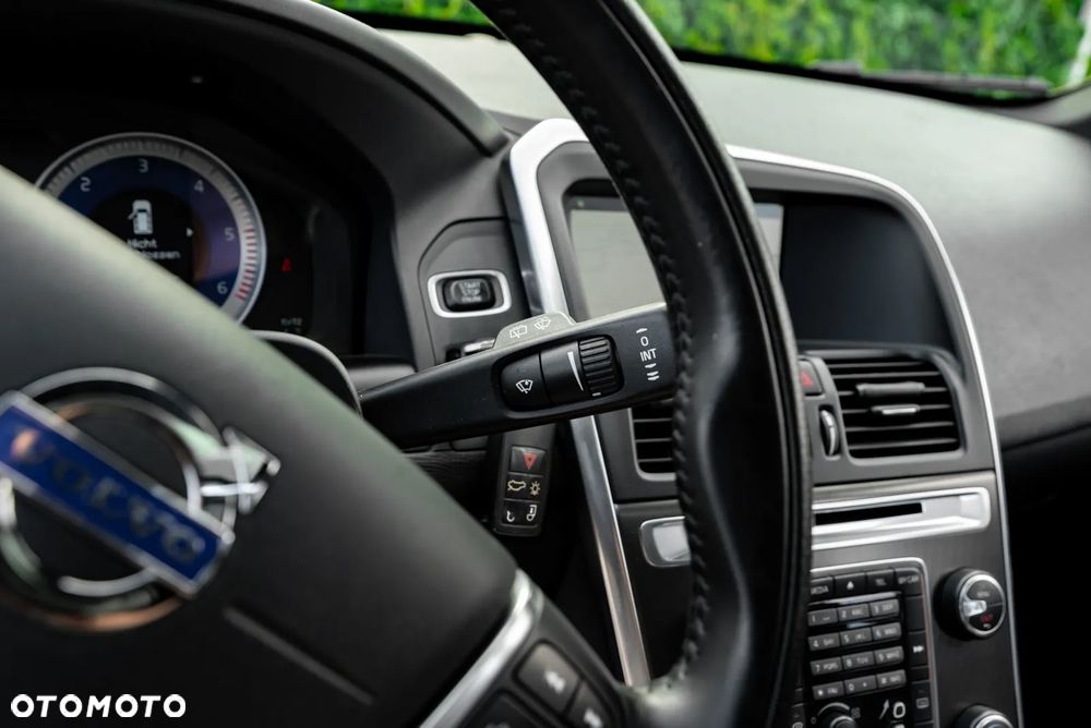 Volvo XC 60 D5 AWD RDesign - 39