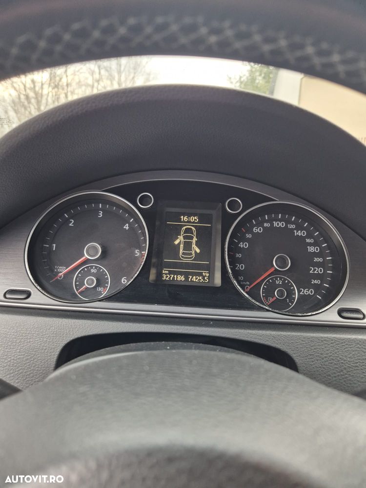 Volkswagen Passat 2.0 TDI Blue TDI Comfortline - 8