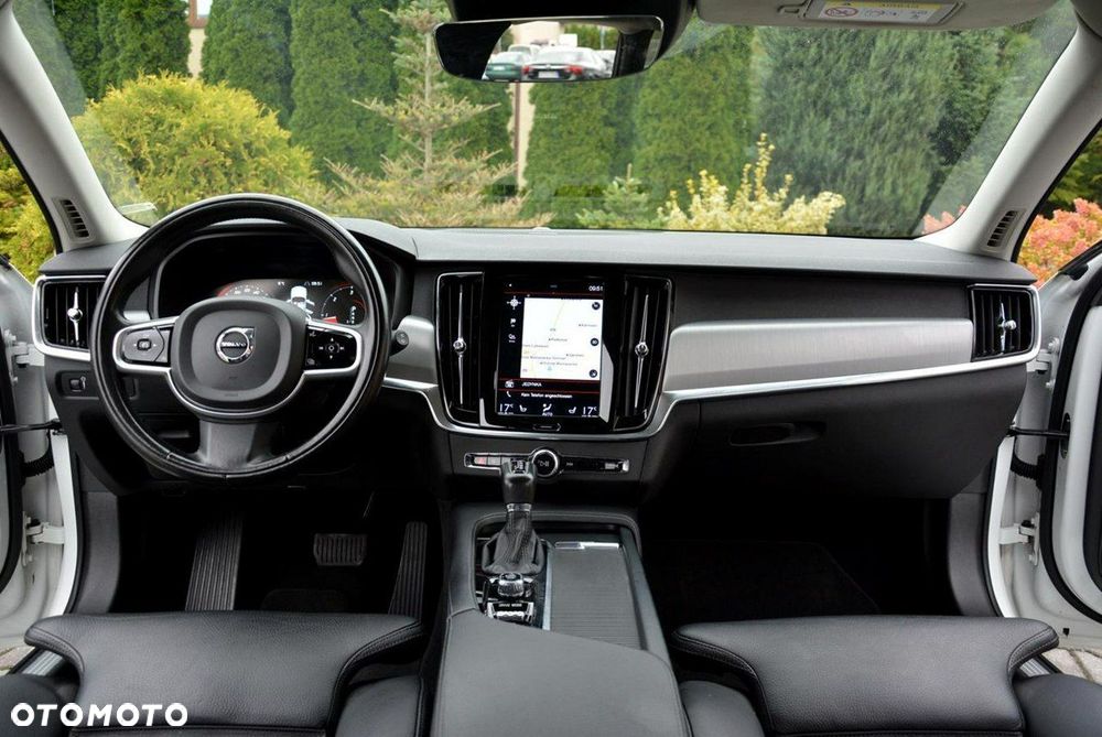 Volvo V90 D3 Momentum Pro - 22