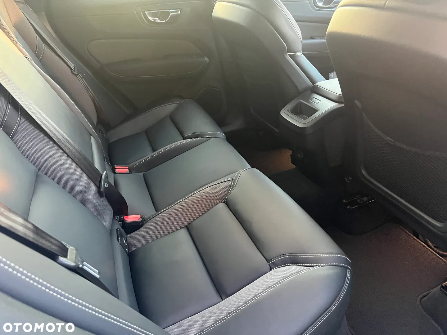 Volvo XC 60 B4 B Plus Dark - 38