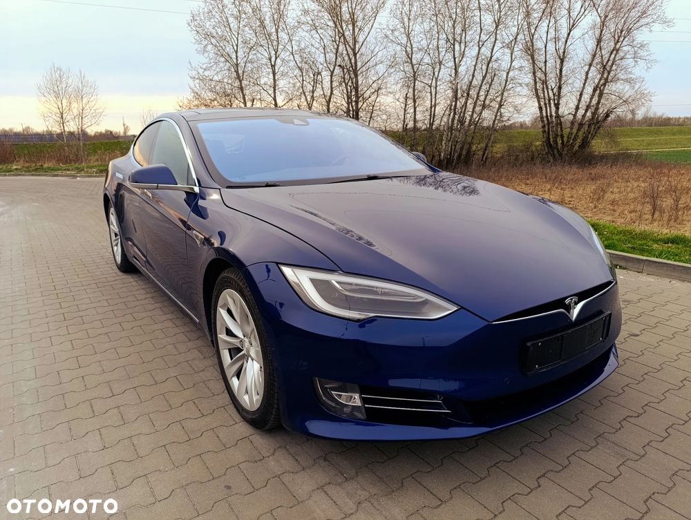 Tesla Model S - 23