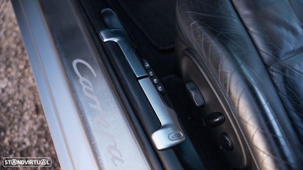 Porsche 911 (996) Carrera 4 Coupé - 23