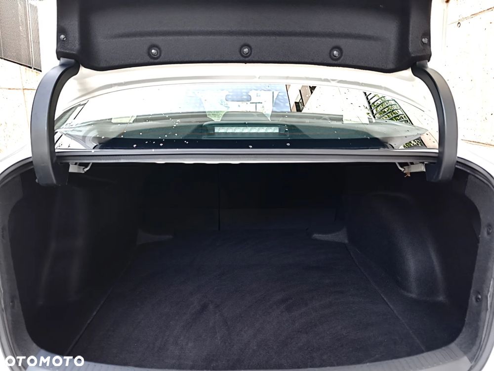 Toyota Corolla 1.8 Hybrid Comfort - 10