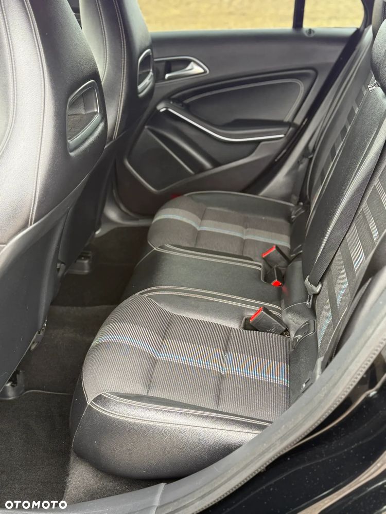Mercedes-Benz CLA 200 d 7G-DCT AMG Line - 19