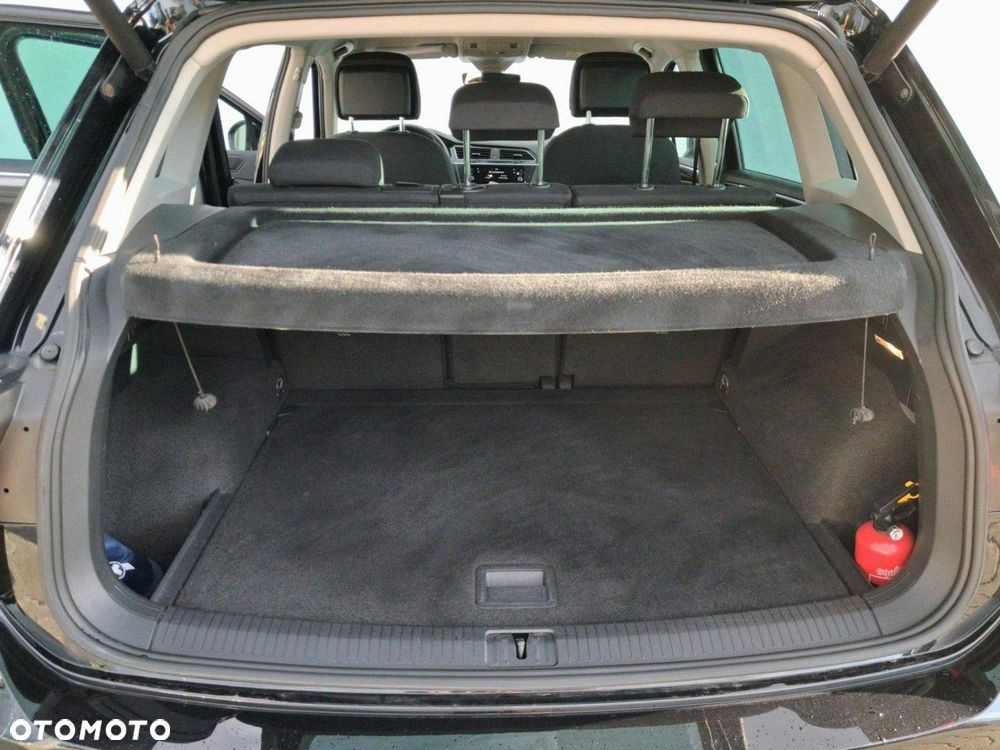 Volkswagen Tiguan - 12
