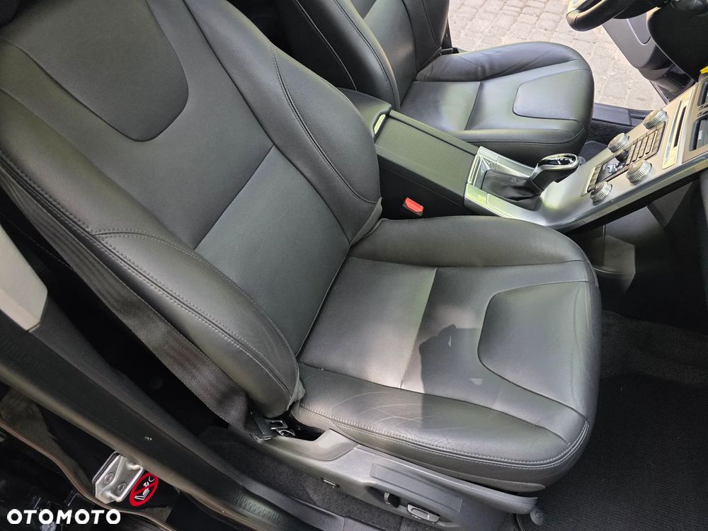 Volvo XC 60 D4 Geartronic Summum - 24
