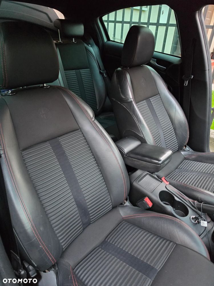 Alfa Romeo Giulietta ver-1750-tbi-quadrifoglio-verde - 27