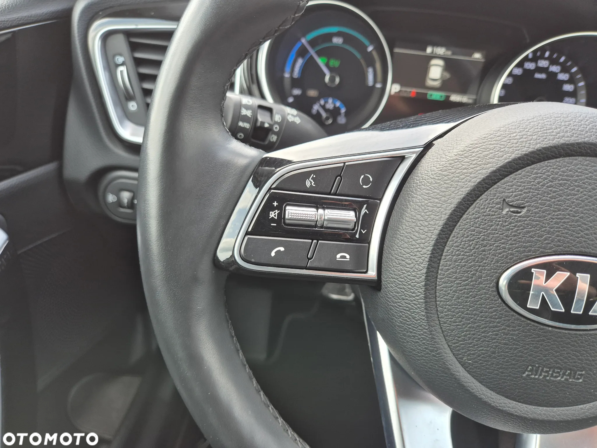 Kia XCeed - 16