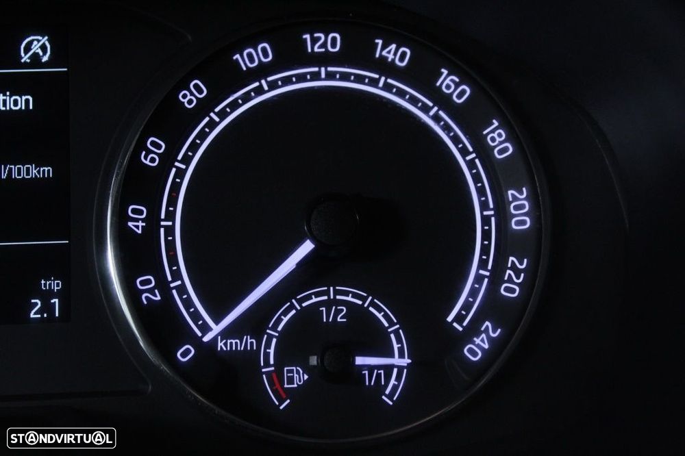 Skoda Fabia 1.0 MPI Selection - 27