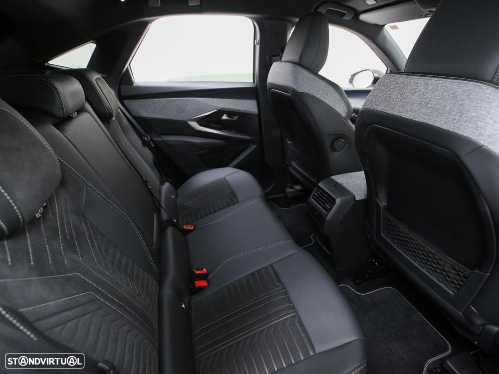 Peugeot E-3008 73 kWh GT - 12