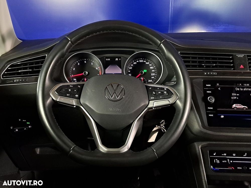 Volkswagen Tiguan - 12
