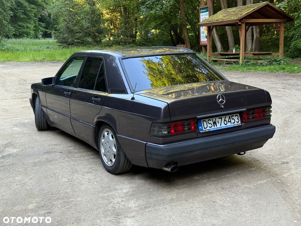 Mercedes-Benz W201 (190) - 5