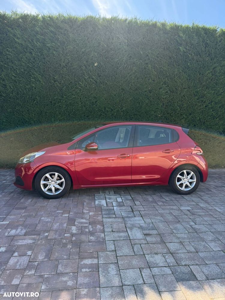 Peugeot 208 - 4