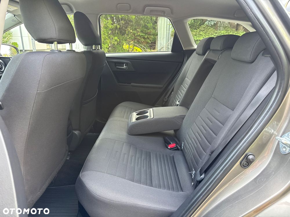 Toyota Auris Hybrid 135 Premium - 26