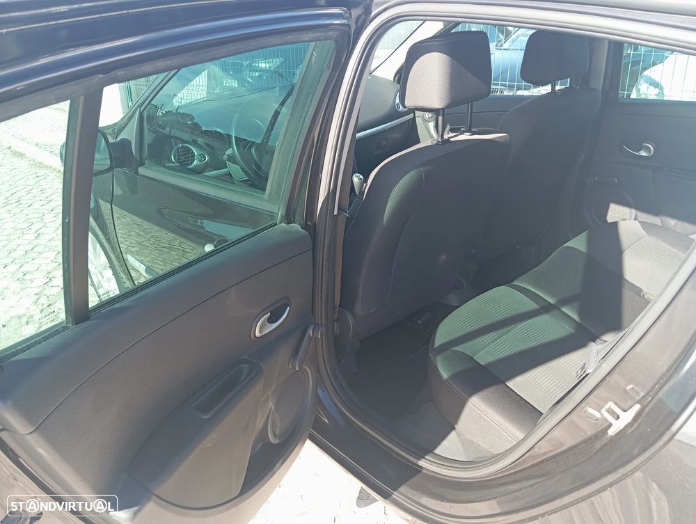 Renault Clio 1.2 TCE Dynamique S - 10