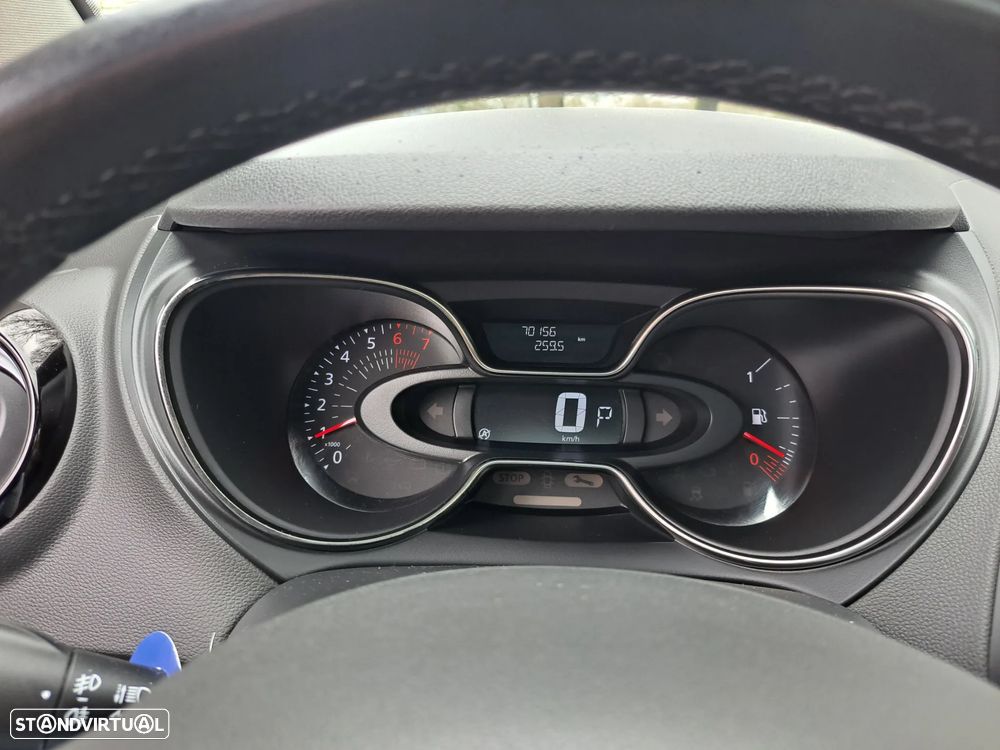 Renault Captur TCe 150 EDC GPF BOSE EDITION - 19