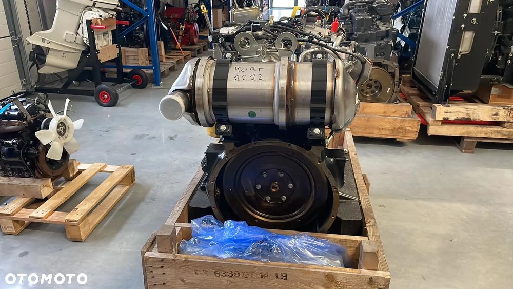 SILNIK CAT C3.4B PERKINS F5HFL414C 25000 netto - 3