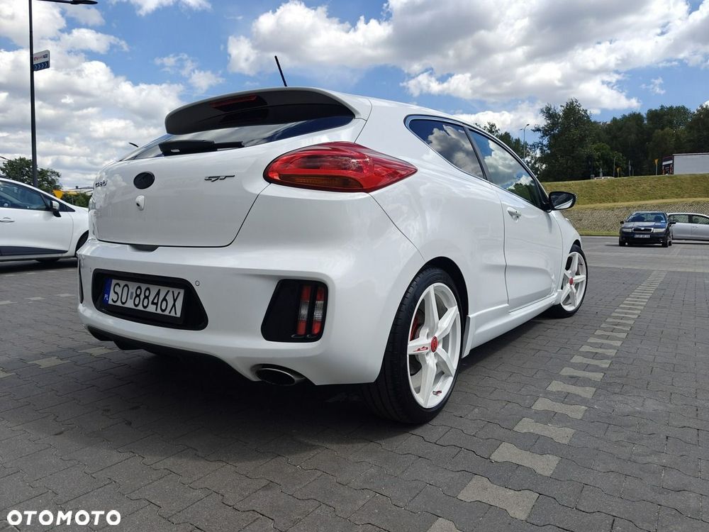 Kia Ceed - 4