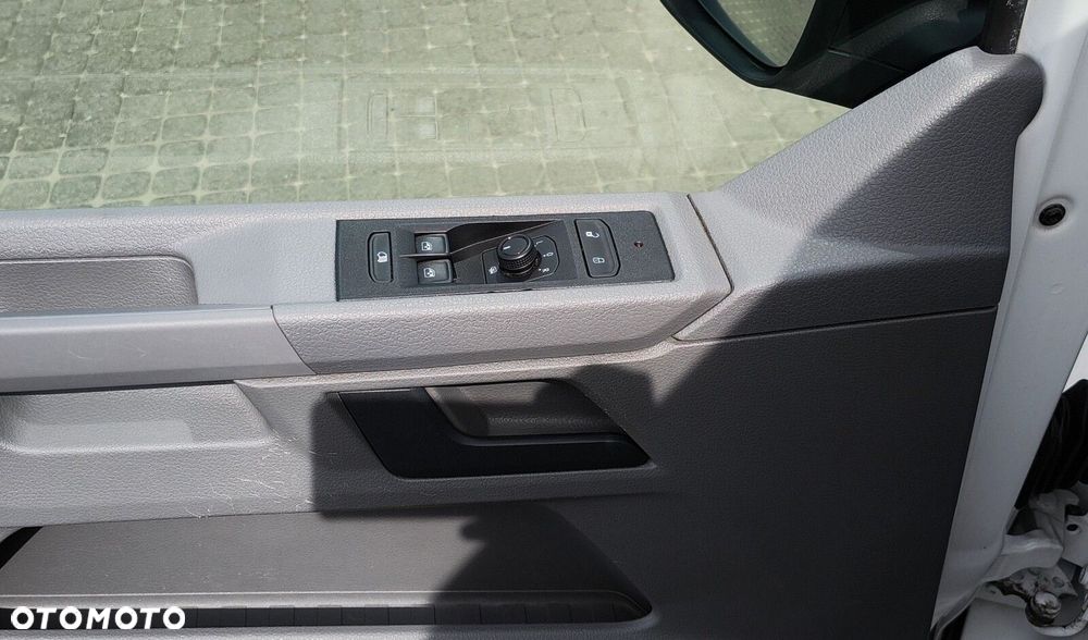 Volkswagen Transporter T6.1 Furgon 3400 2.0 TDI 110 KM 3m. - 21