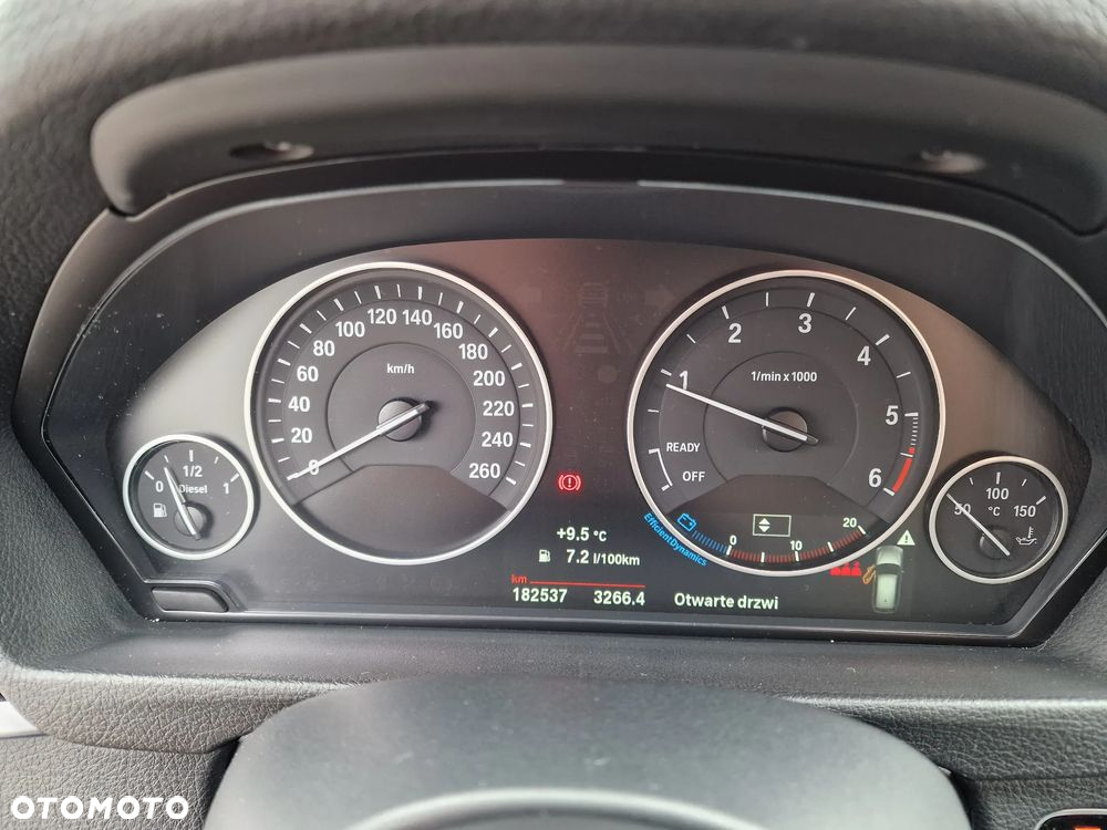 BMW Seria 3 318d xDrive Luxury Line - 25