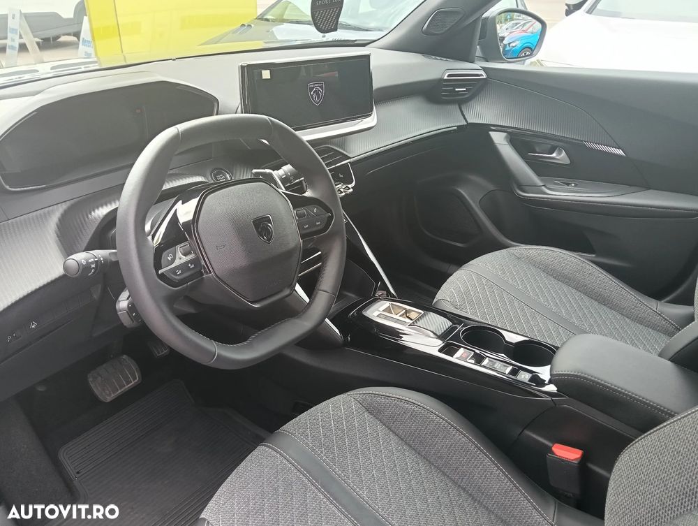 Peugeot 2008 1.2L e-DCS6 MHEV Allure - 6