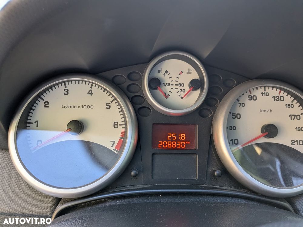 Peugeot 207 1.4E Urban - 10