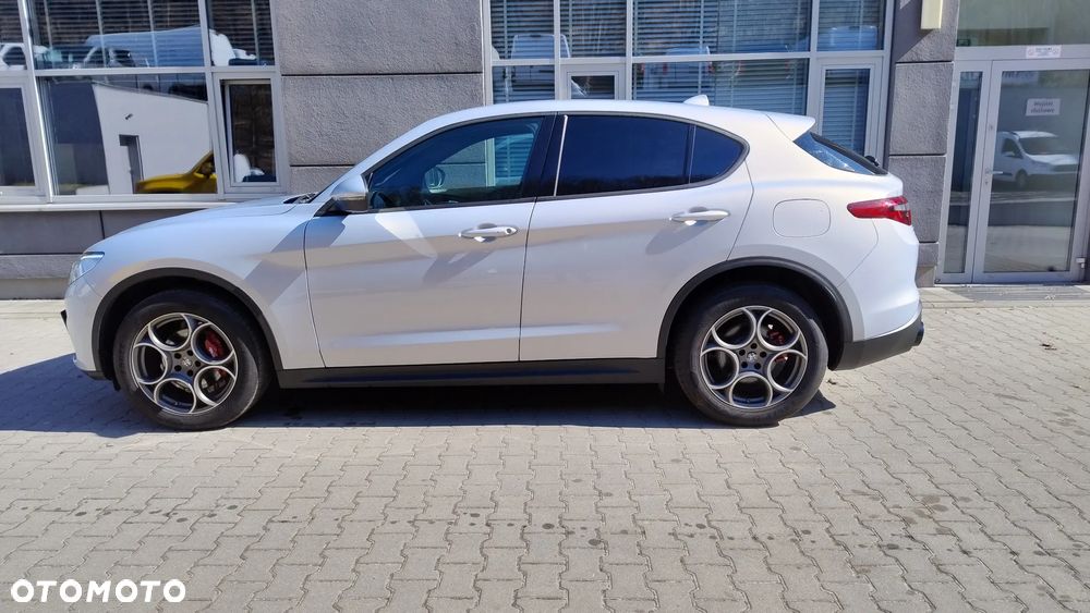 Alfa Romeo Stelvio - 7