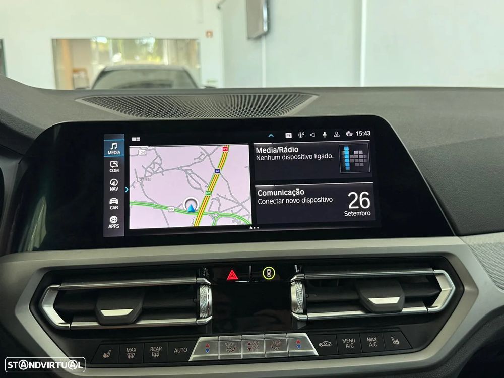 BMW 330 e Touring Pack M Auto - 24