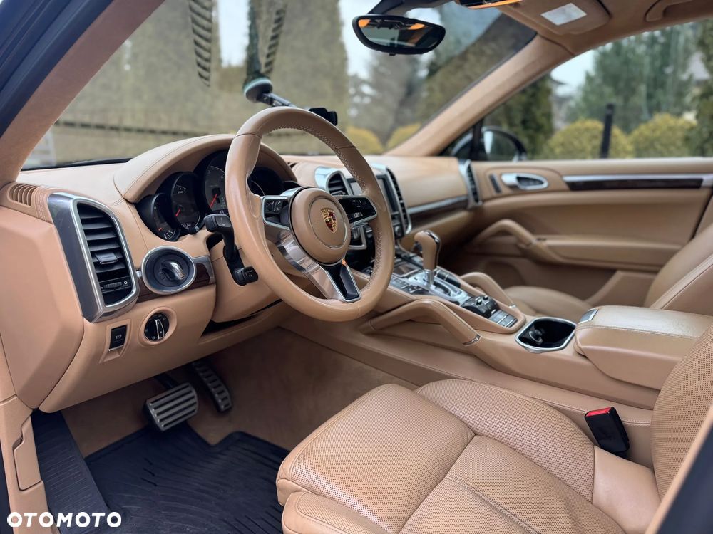 Porsche Cayenne S Diesel Platinum Edition - 12
