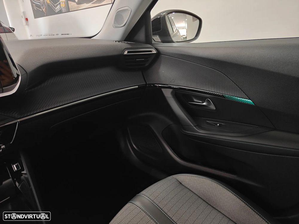 Peugeot 2008 1.2 PureTech Allure EAT8 - 45