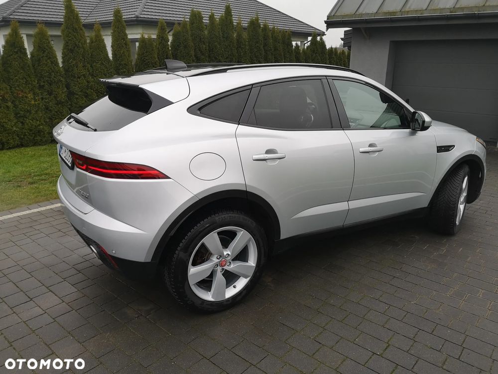 Jaguar E-Pace P250 AWD R-Dynamic SE - 4
