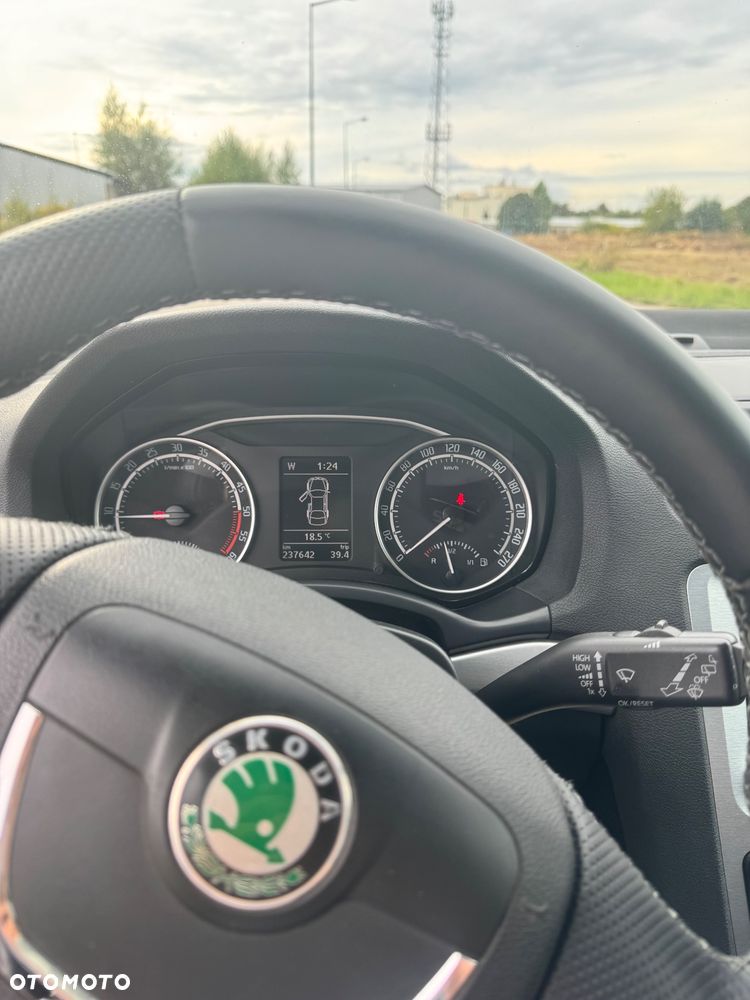 Skoda Octavia 2.0 TDI DPF RS - 10