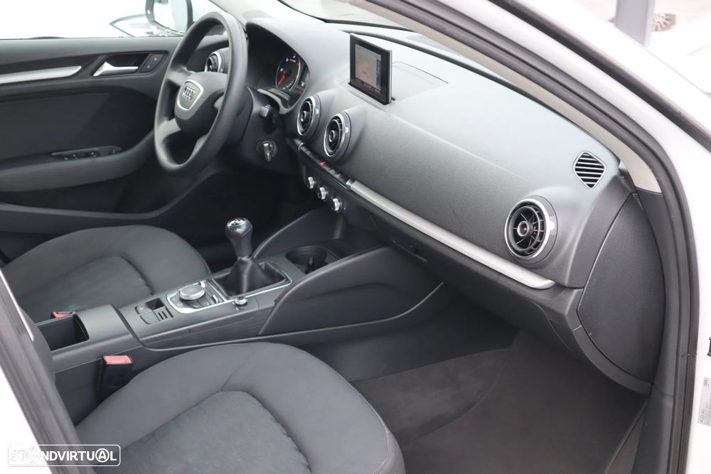 Audi A3 Sportback 1.6 TDI Advance - 8