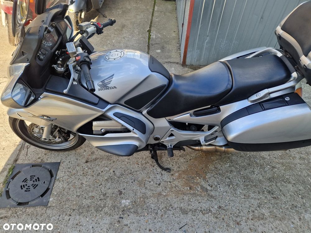 Honda ST - 6